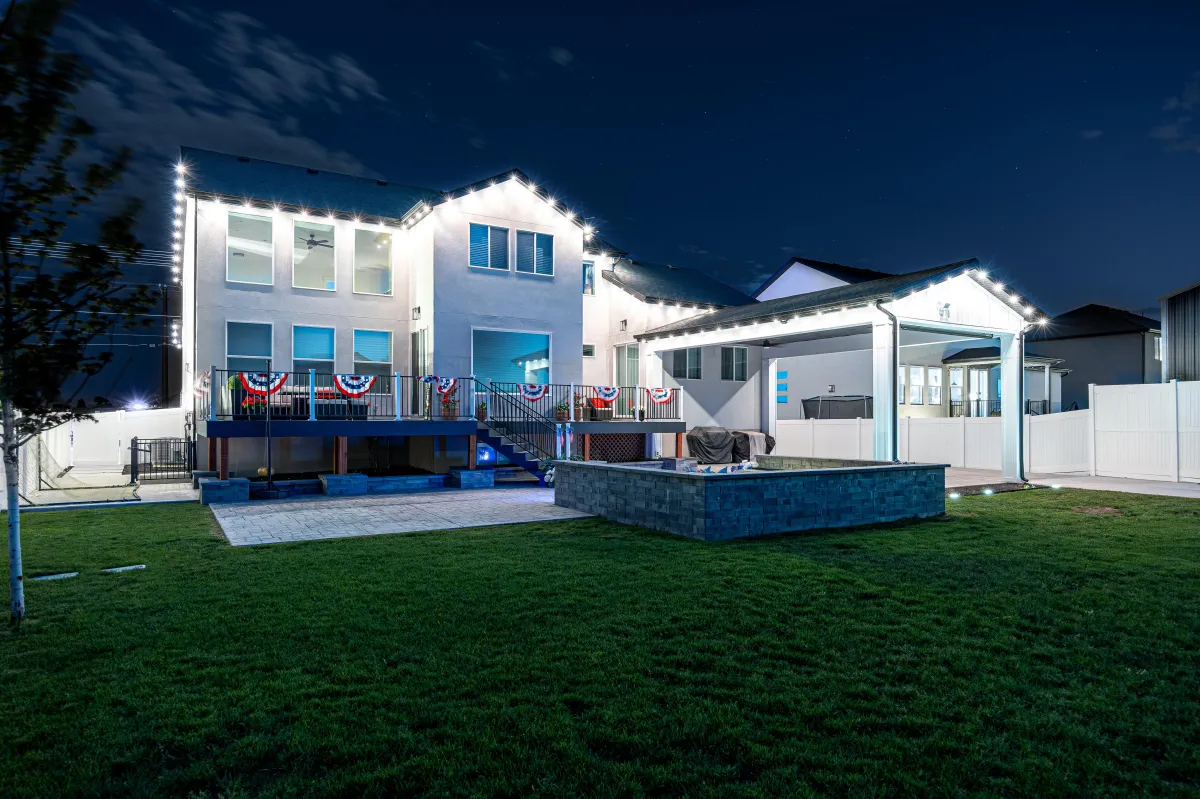 Southern California home with Trimlight exterior LED lighting