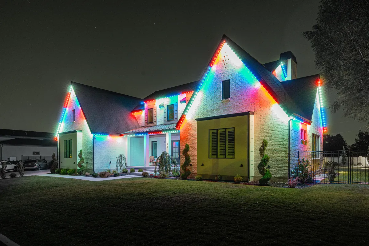 Permanent-holiday-lights-Long-Beach