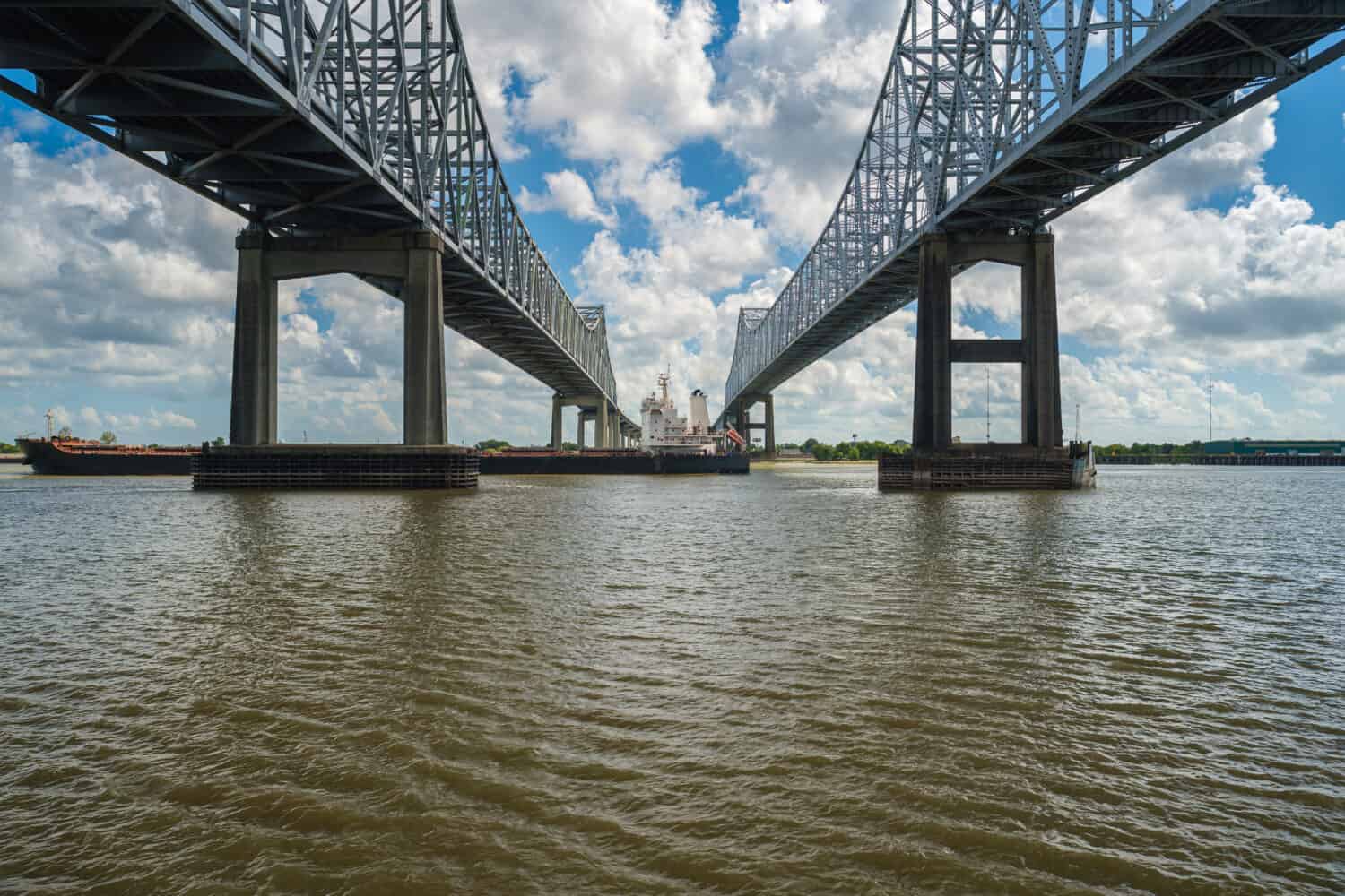 Best Scenic Drives Around New Orleans: Mississippi River, Lake Pontchartrain, and Bayou Trails – New Orleans, LA (Fuhrer Fleets Rentals)