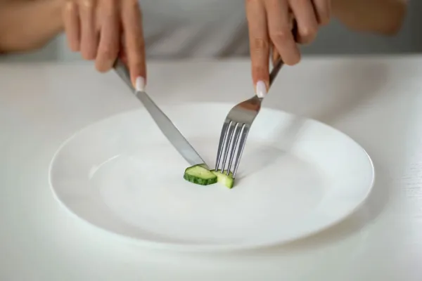 Stop Cutting Calories: Why ‘Eat Less’ Doesn’t Work After 50