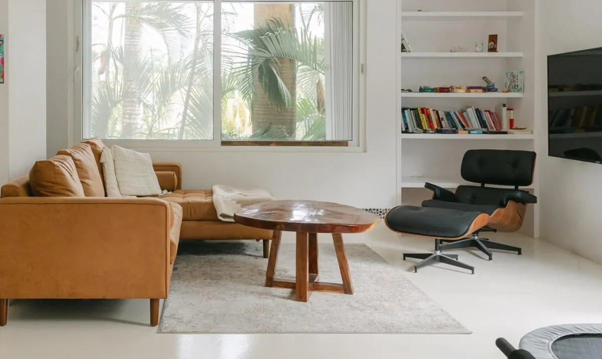 Advantages of Buying Property with Stan Sanchez Real Estate vs a Developer