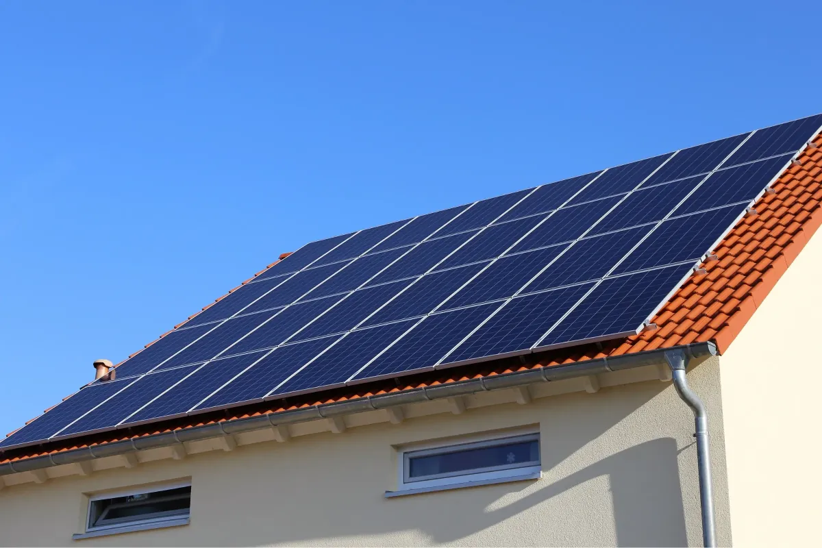 East or West Solar Panels: Edinburgh 2025 Guide