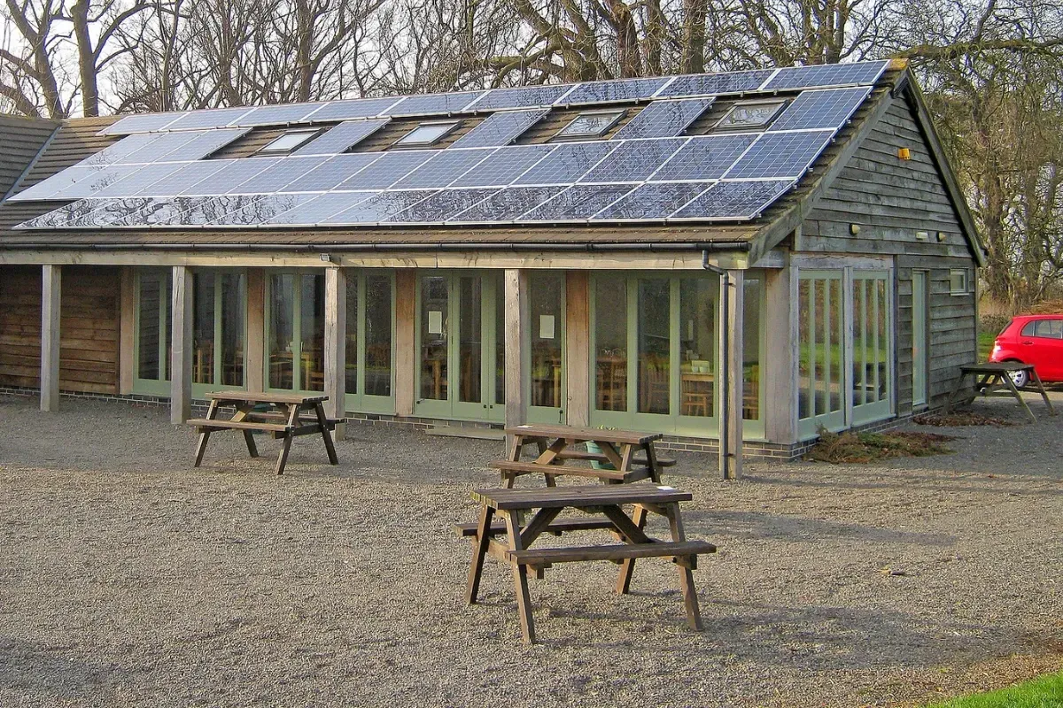 Is Solar Viable for Edinburgh Shops and Cafes?