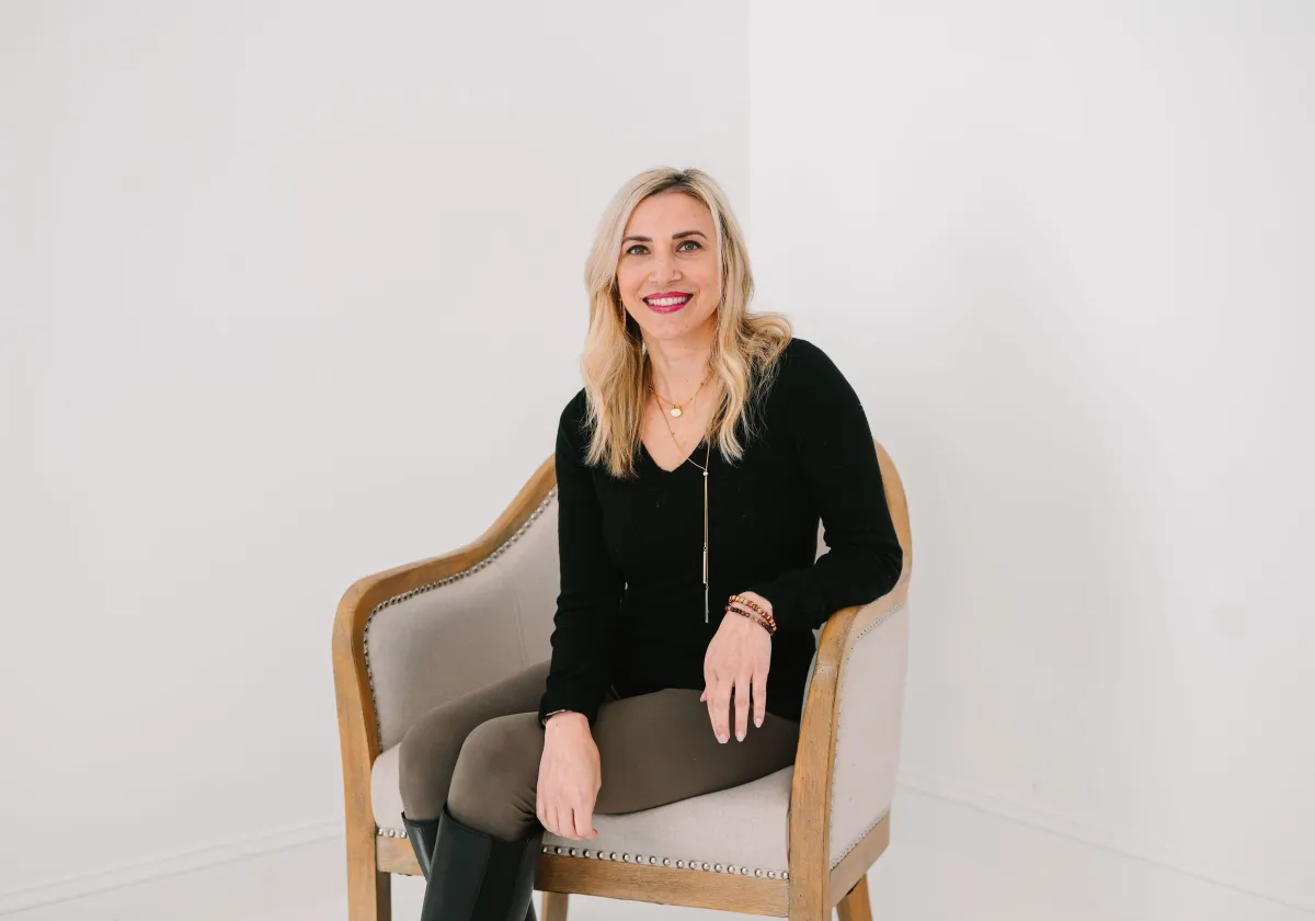 Relationship Coach vs. Therapist: Which One Is Right for You?