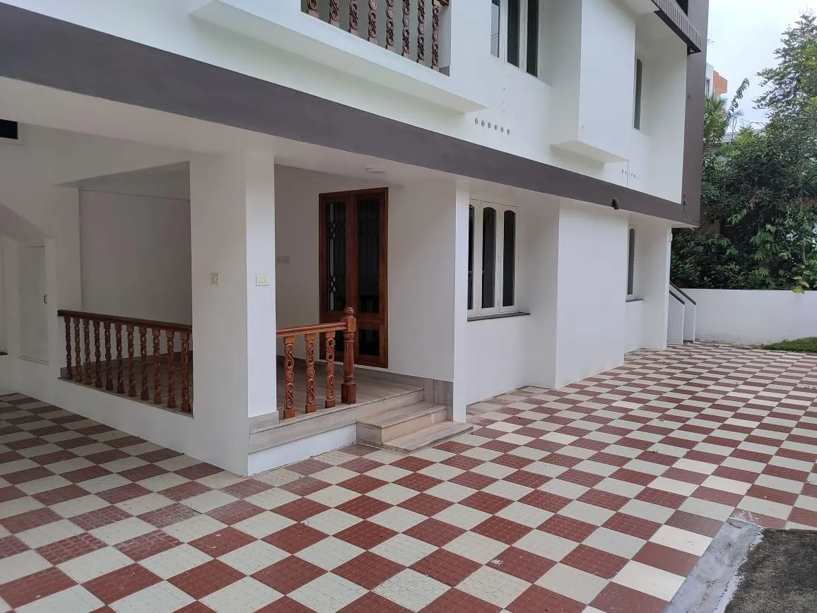 Independent house at Kuravankonam perfect for Office Kindergarten etc