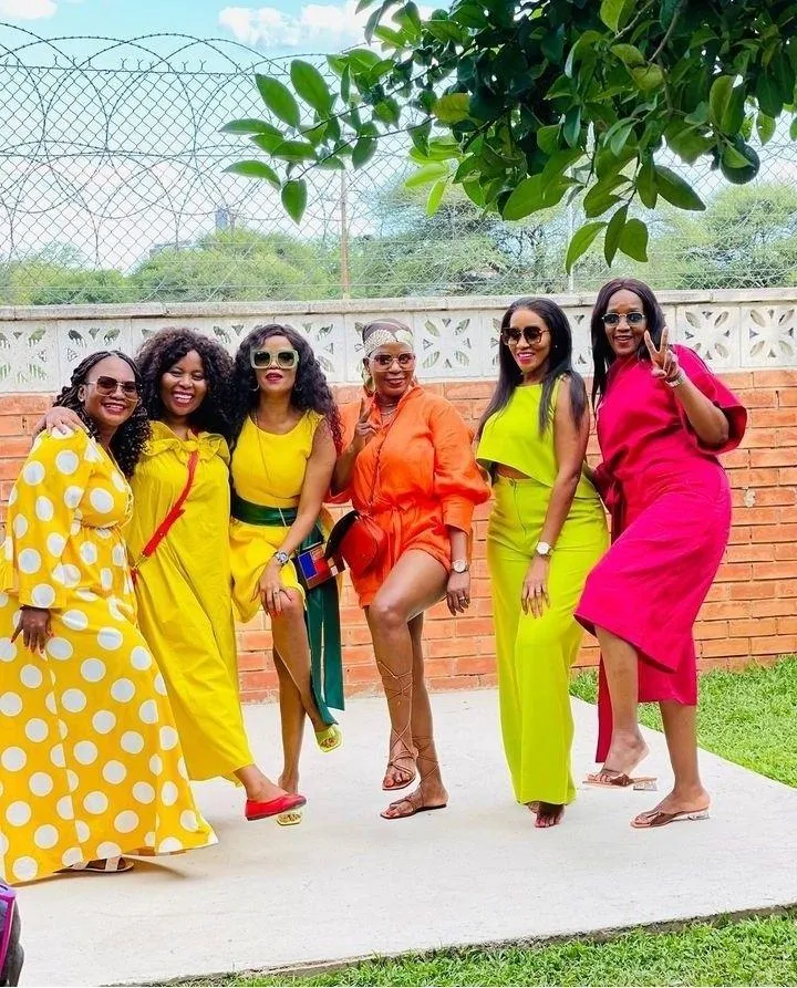Glam & Glow – How to Show Up in Style on Every Golden Life Trip