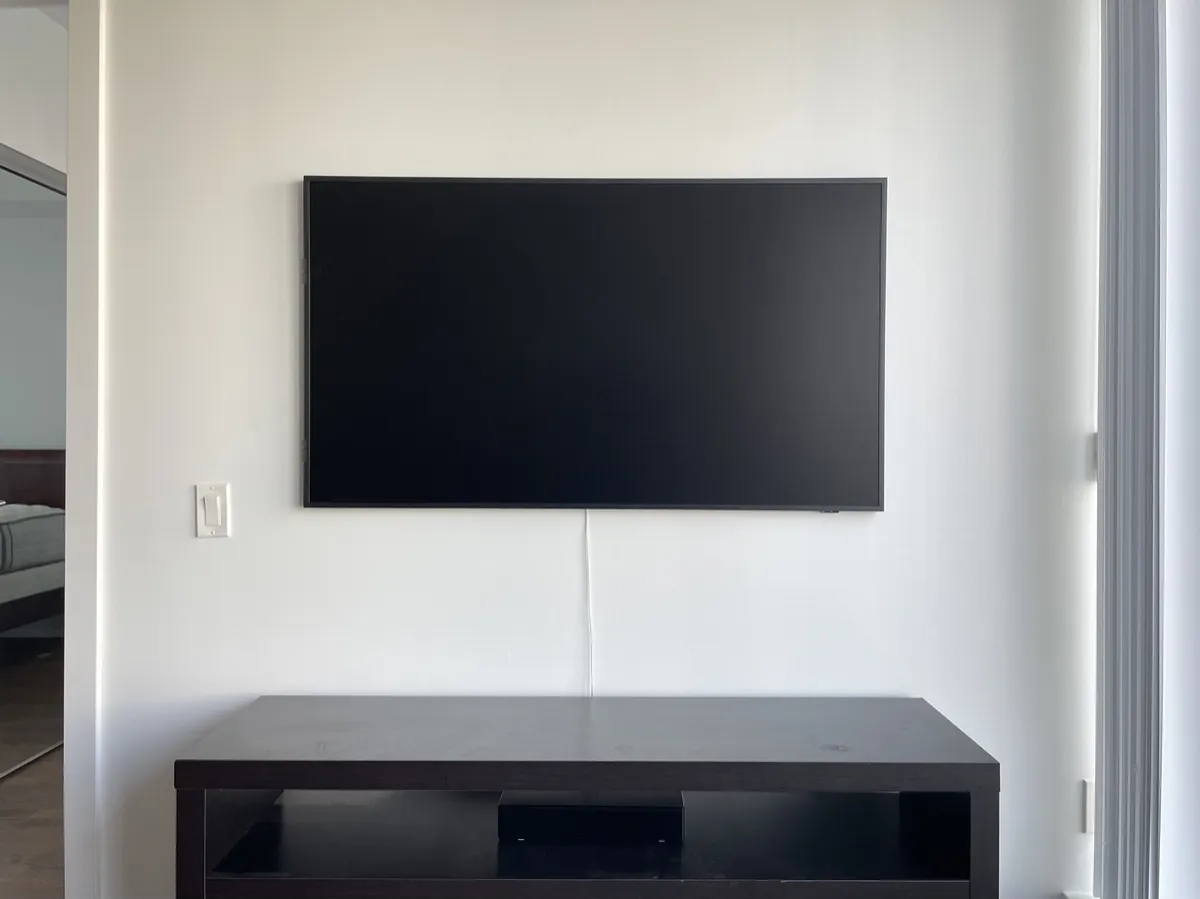 Floating Soundbar & OLED Display