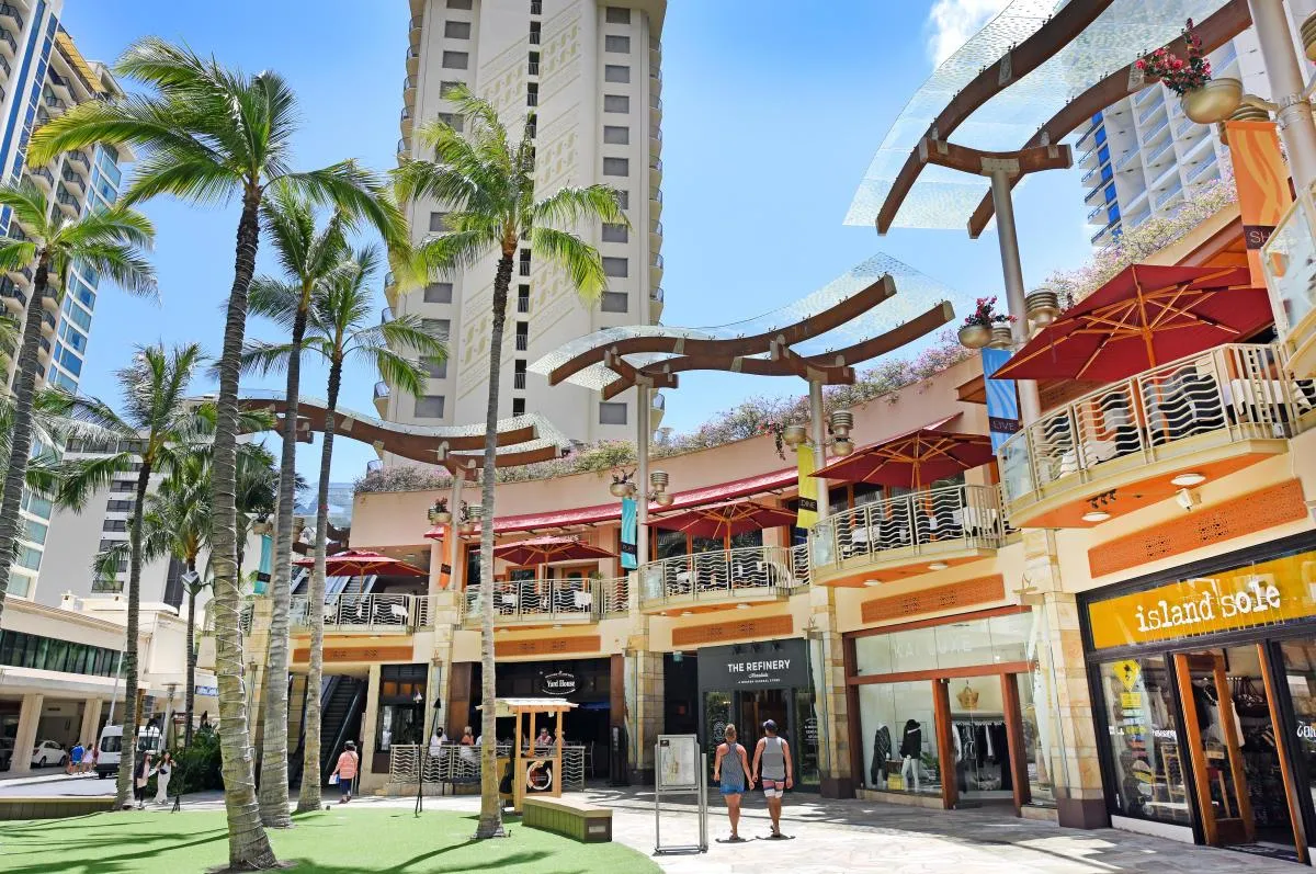 Stroll into Paradise: Exploring Waikiki Beach Walk