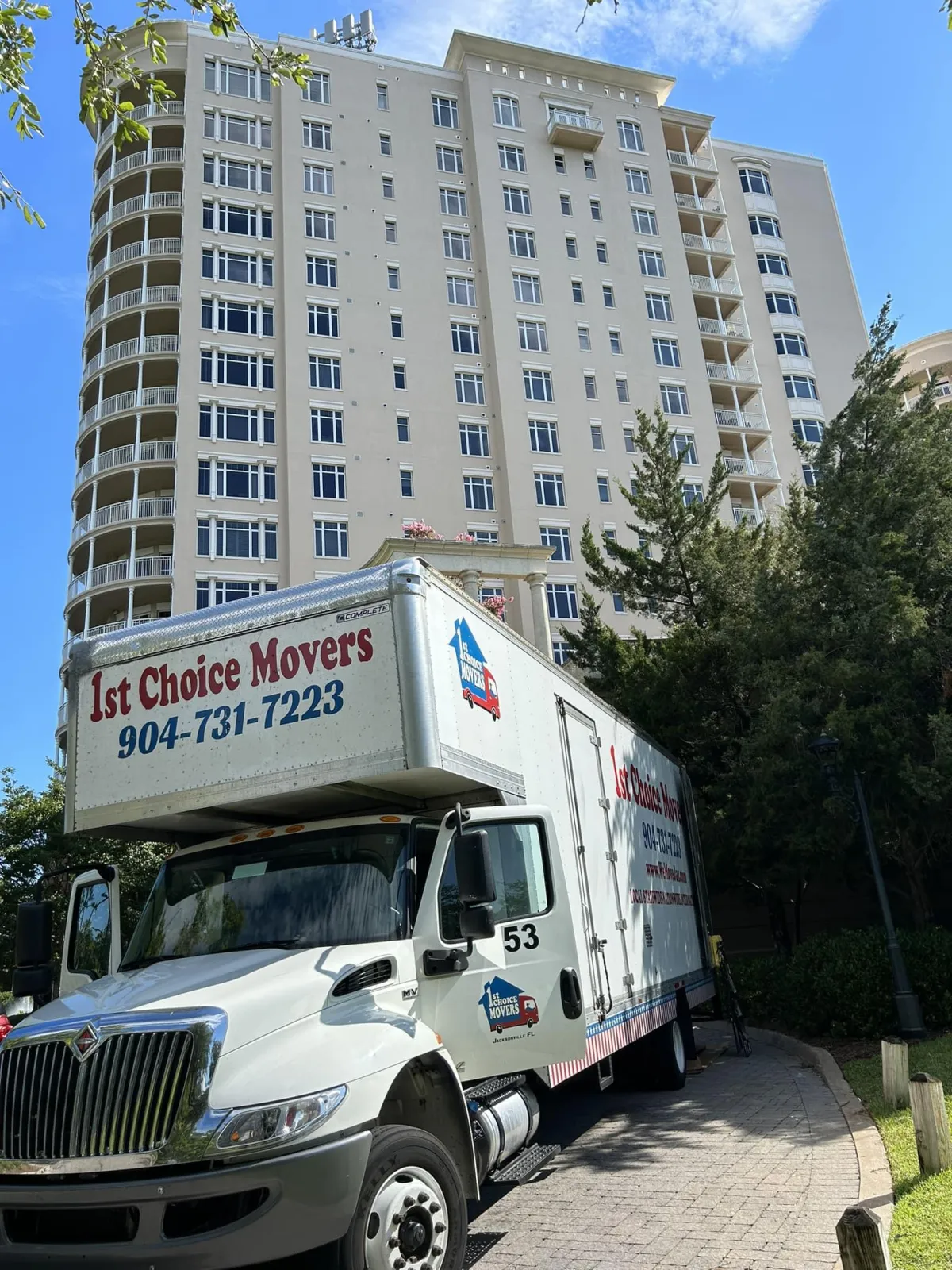 photo of 1st Choice Movers team at work