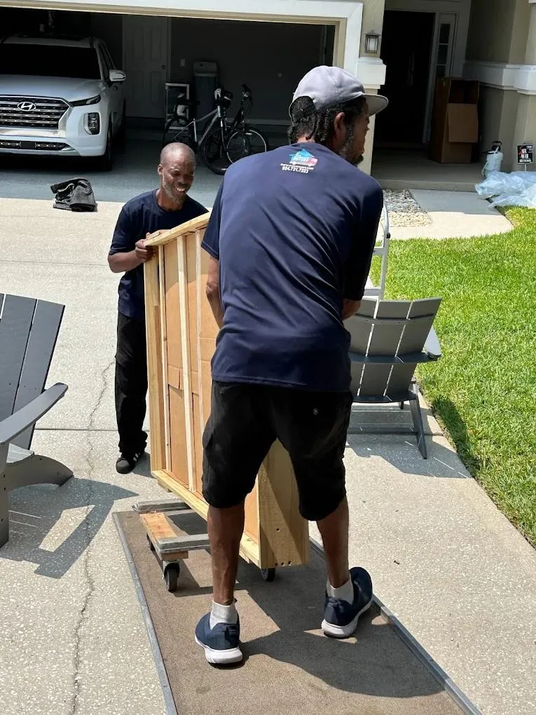 photo of 1st Choice Movers team at work