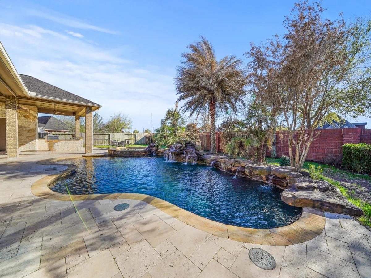 Fort bend county home with pool