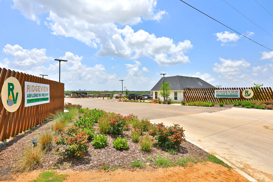 entrance of ridgeview rv resort in abilene tx perfect for large rvs and fifth wheels on I-20