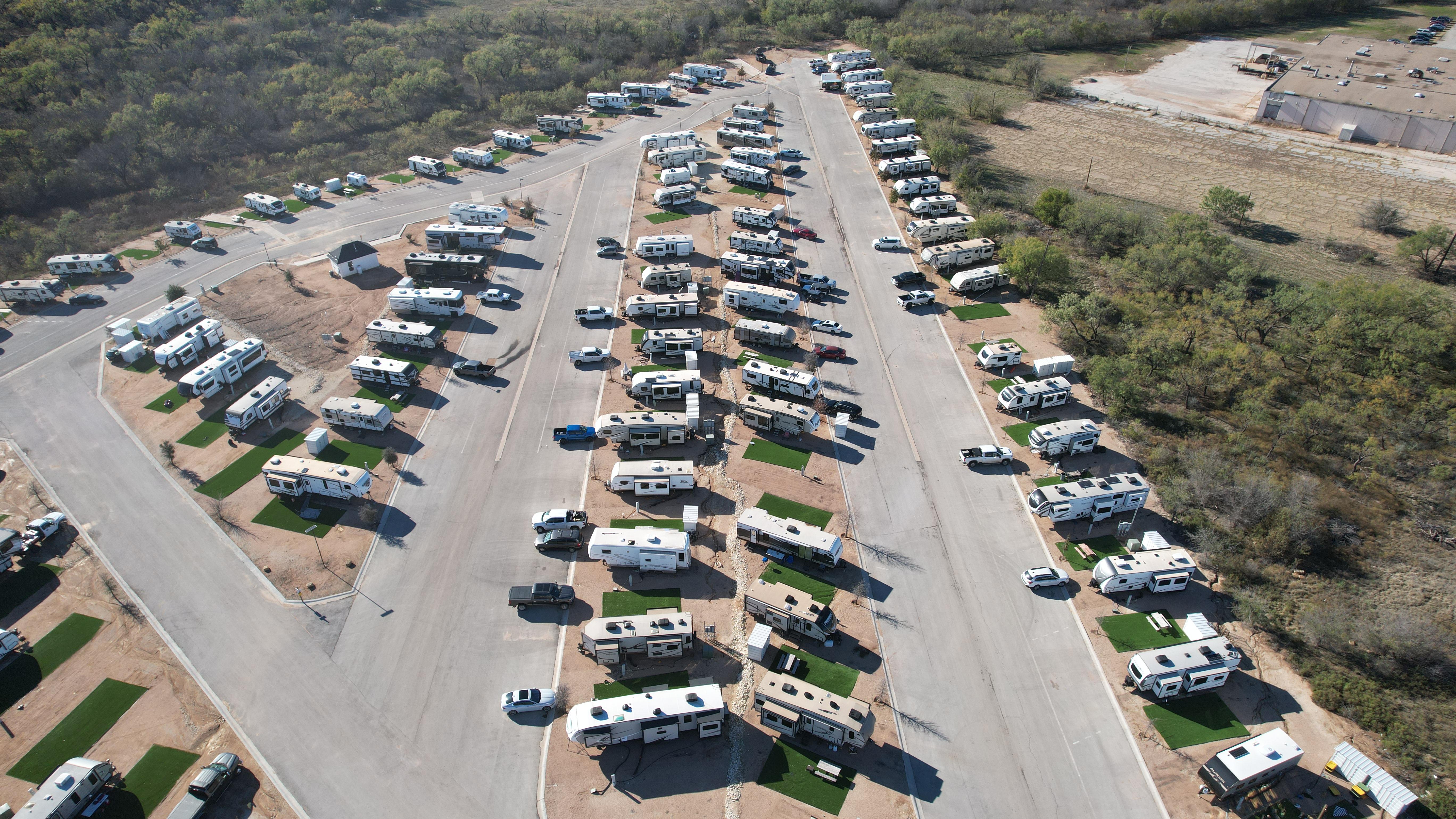 arial view of pull thru rv sites at ridgeview rv resort in abilene tx
