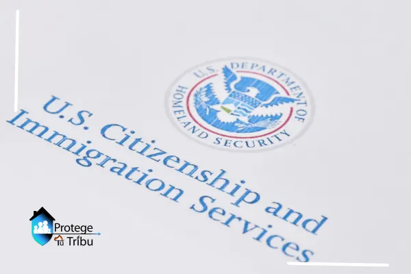 Documento oficial del Servicio de Ciudadanía e Inmigración de Estados Unidos, con el logotipo de Protege tu Tribu. Aprende cómo obtener un estatus migratorio diferente al actual en Estados Unidos.