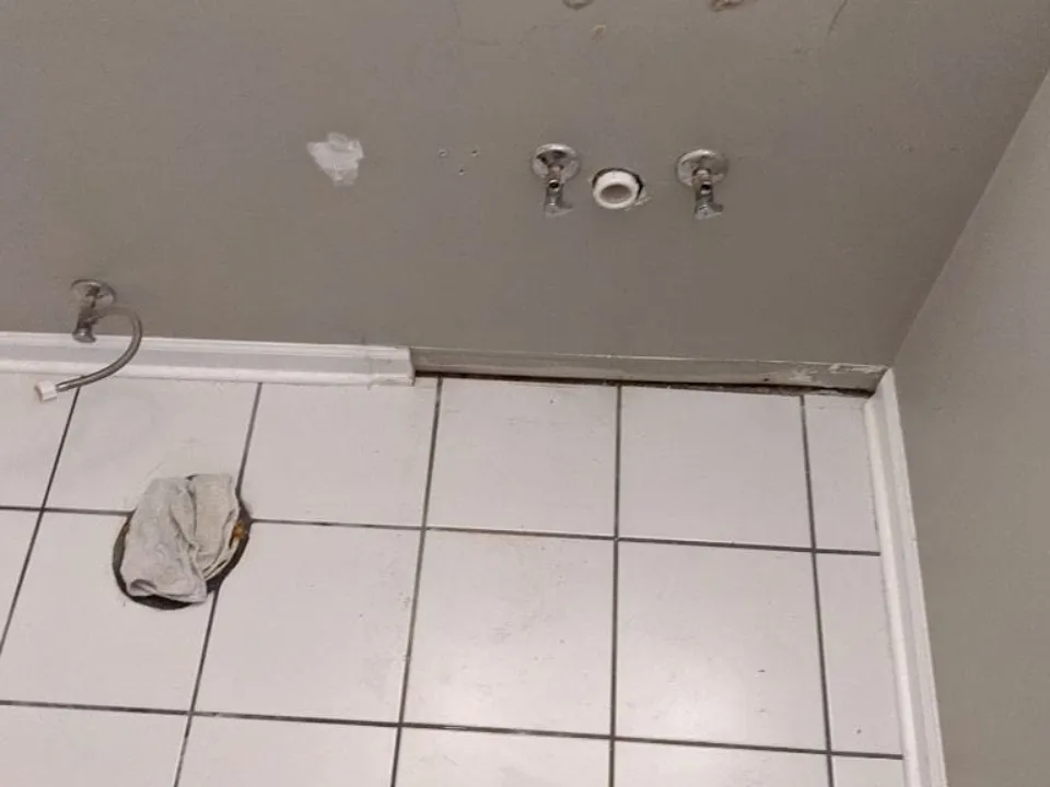 bathroom tile flooring repair