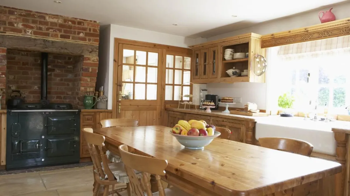 Modern vs. Farmhouse: Which Kitchen Style Fits Your Home?