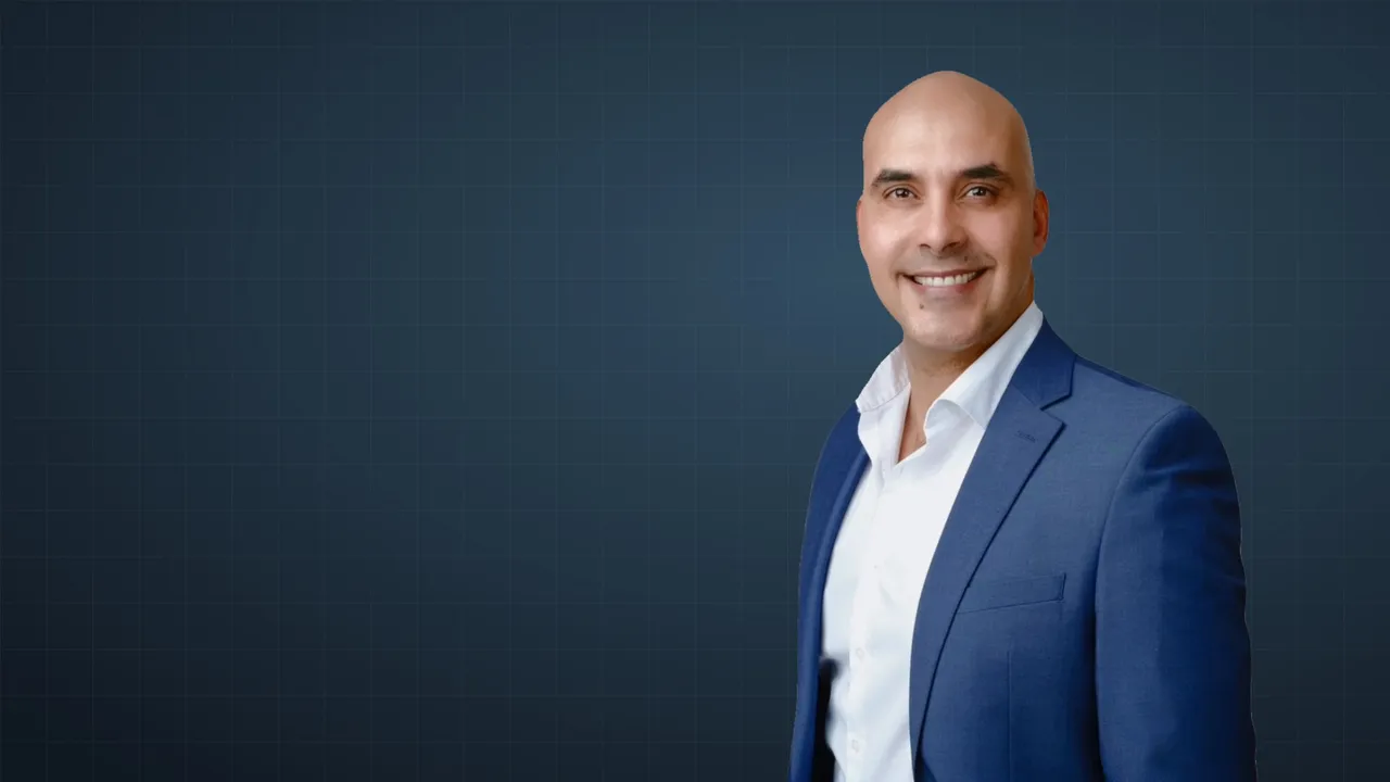 Alejandro Laurens, REALTOR® con Platinum Realty