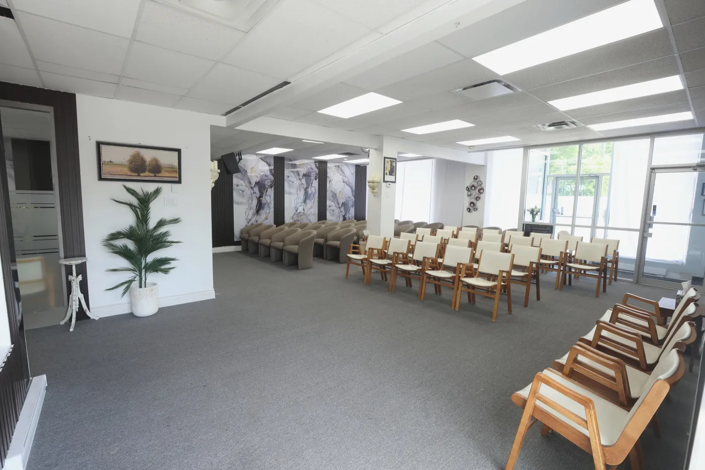 Salle de cérémonie de la Résidence Funéraire La Renaissance, Montréal-Nord