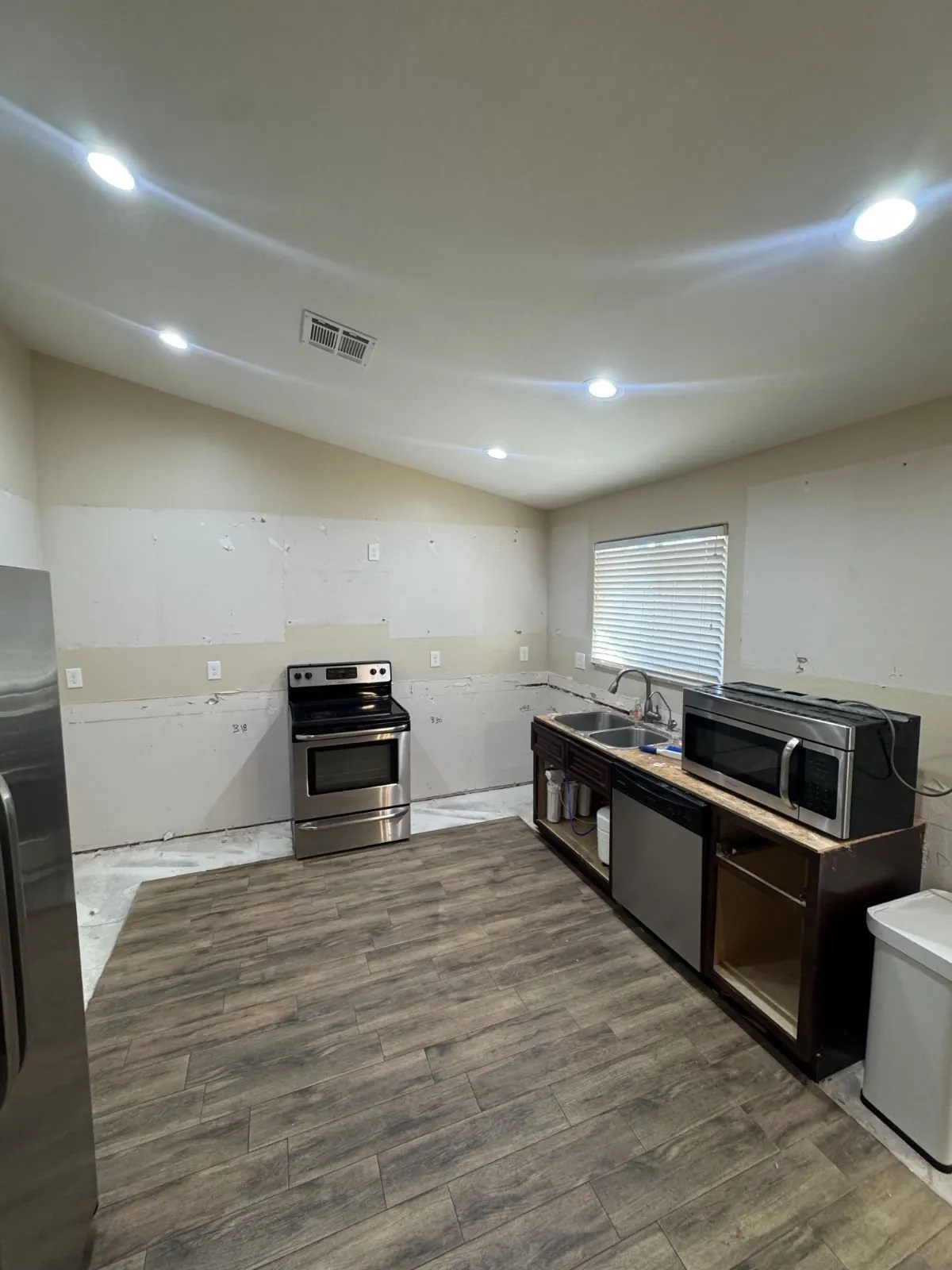 Kitchen before remodel, Chandler