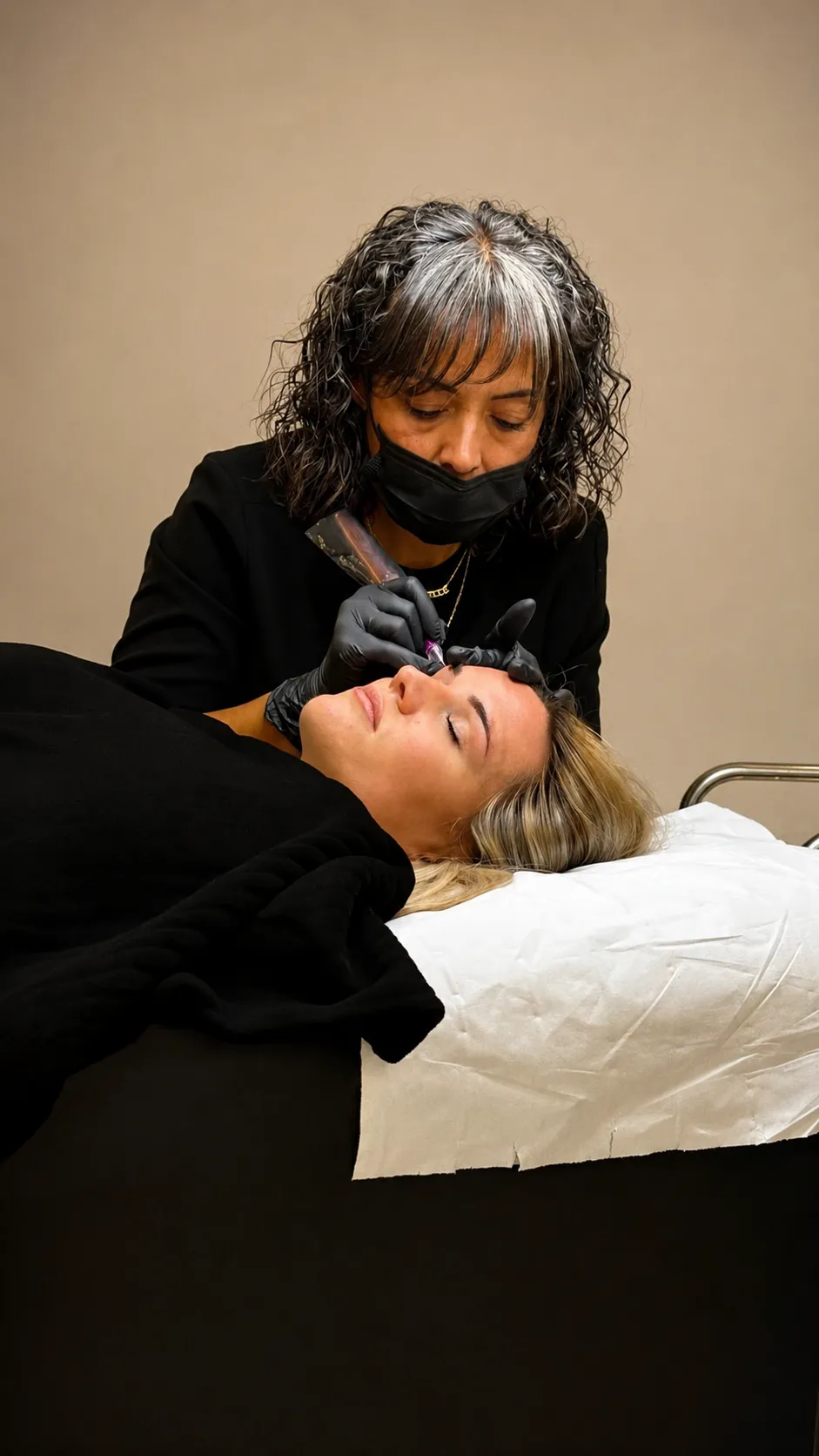 Amelle Mourelon – spécialiste maquillage permanent
