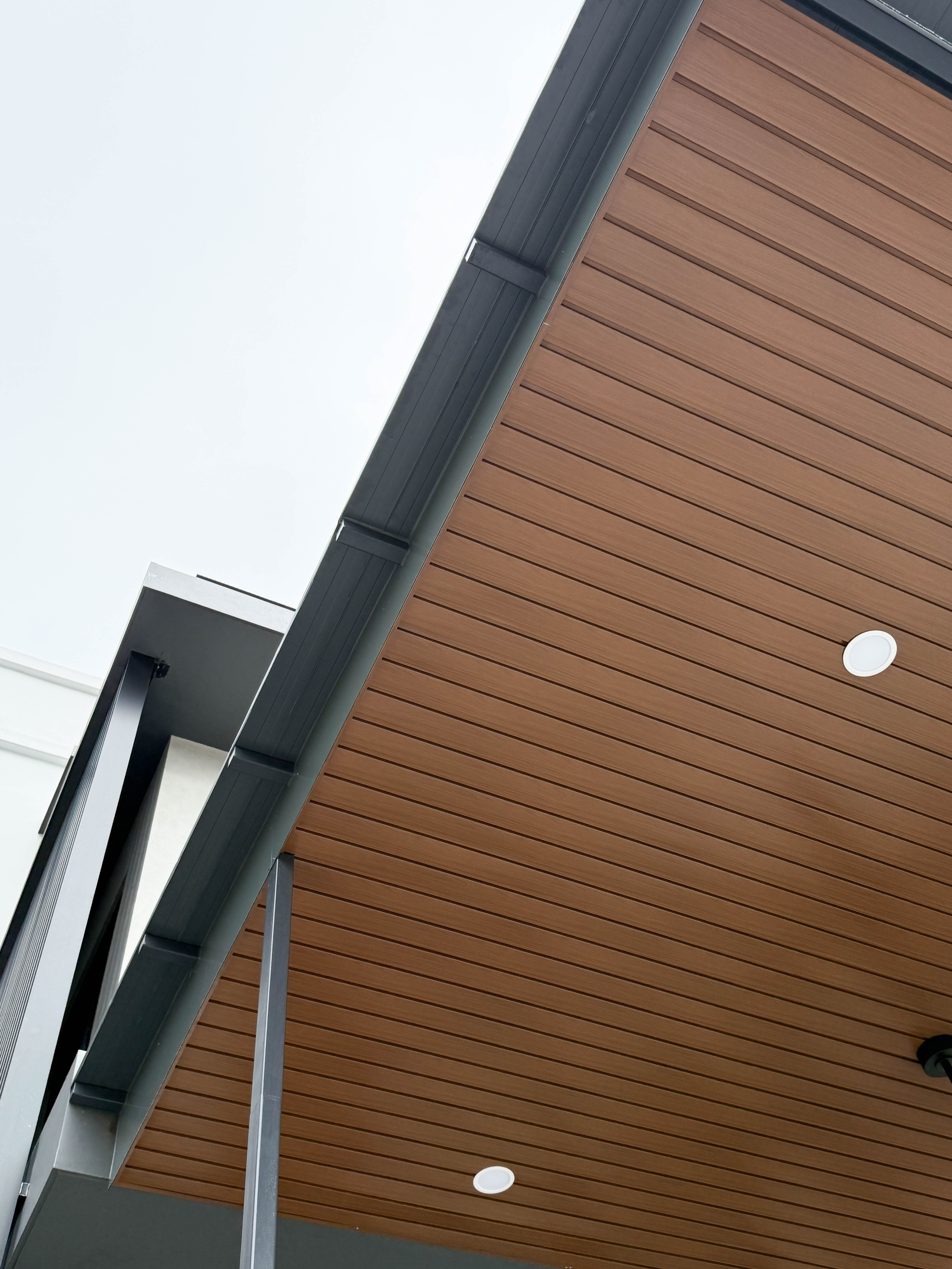 Timber-look aluminium soffit detail