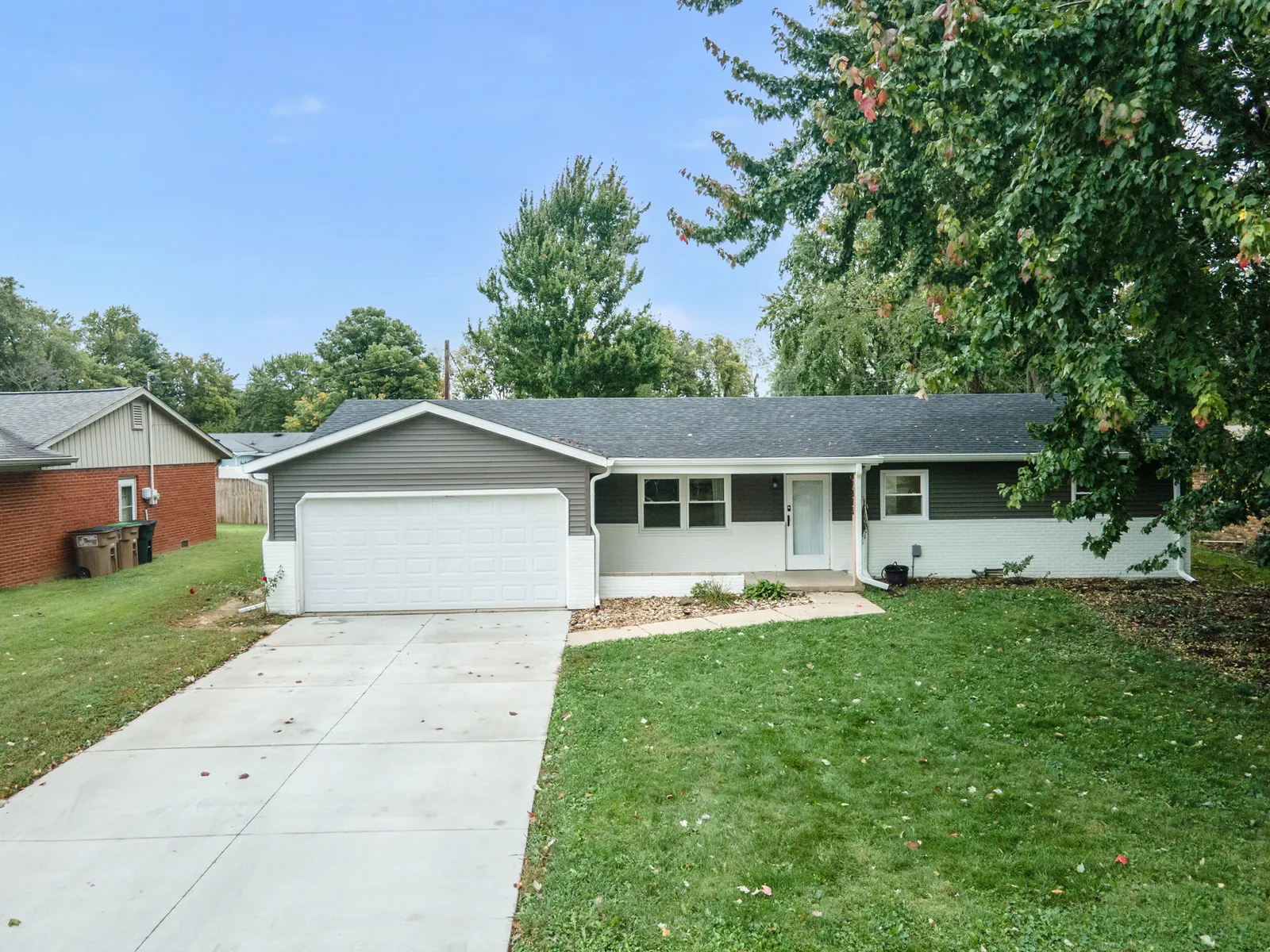 2815 Yellowwood Ct, Columbus, IN 47203, photo 46 of 55