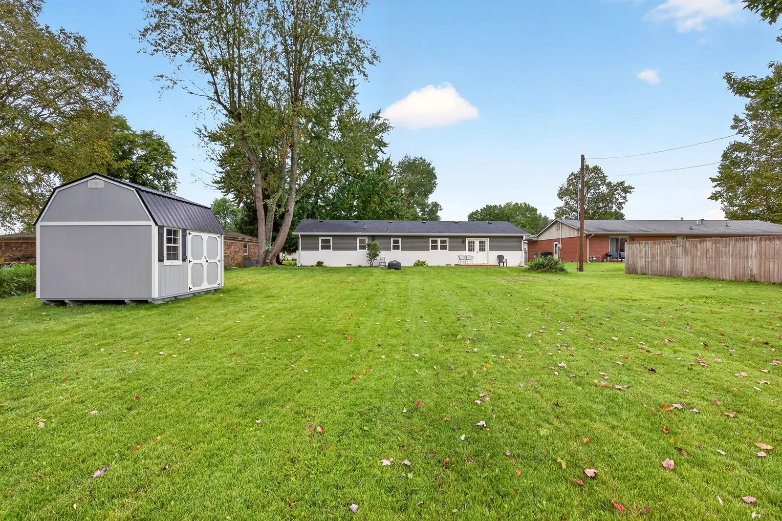 2815 Yellowwood Ct, Columbus, IN 47203, photo 40 of 55