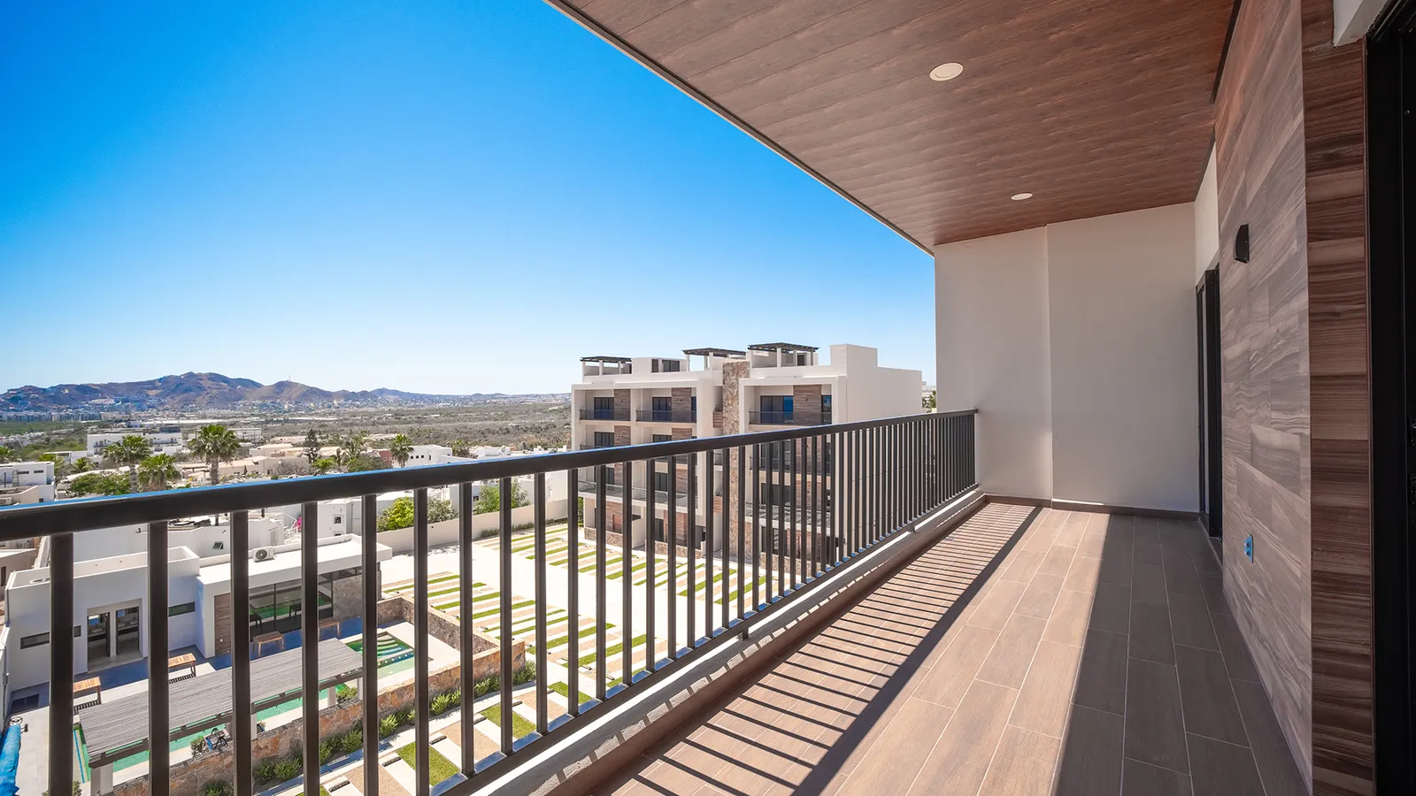 Terraza de una residencia en nivel superior con vista