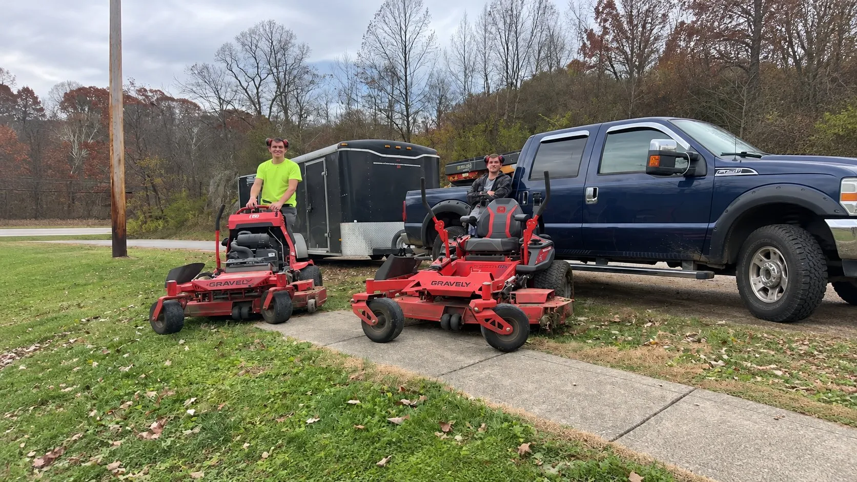 The A2Z truck and trailer with the mowers out, ready to start the day