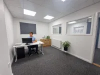 4 Person office (No VAT) FF10 - with 2 rooms – Image 1