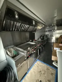 24 Ft Enclosed Trailer – Image 2