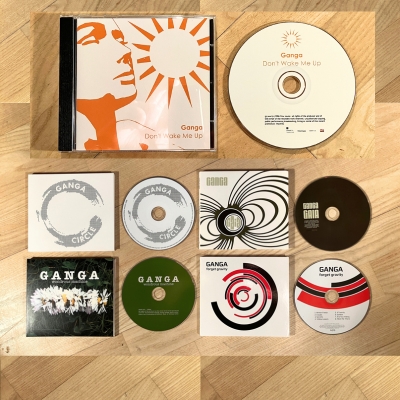 "Forget Gravity" + "Wondrous Machine" + "Gaia"  + "Circle"  + "Don´t wake me up"  for 47 Euros - incl. shipping  – Image 1