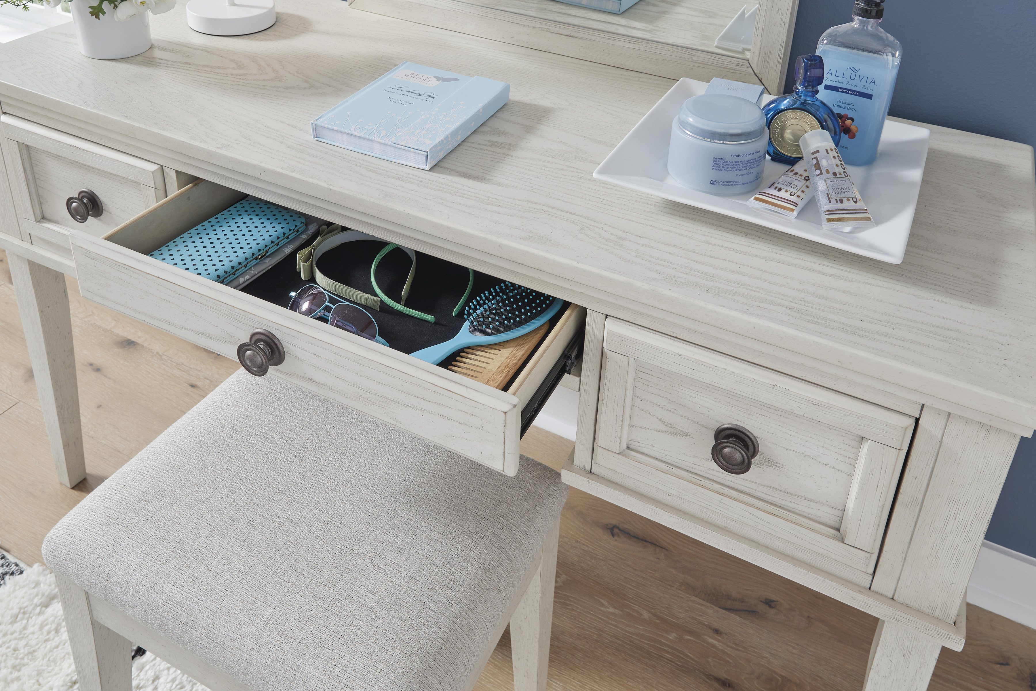 Robbinsdale Vanity/UPH Stool (2/CN)- B742-22 – Image 2