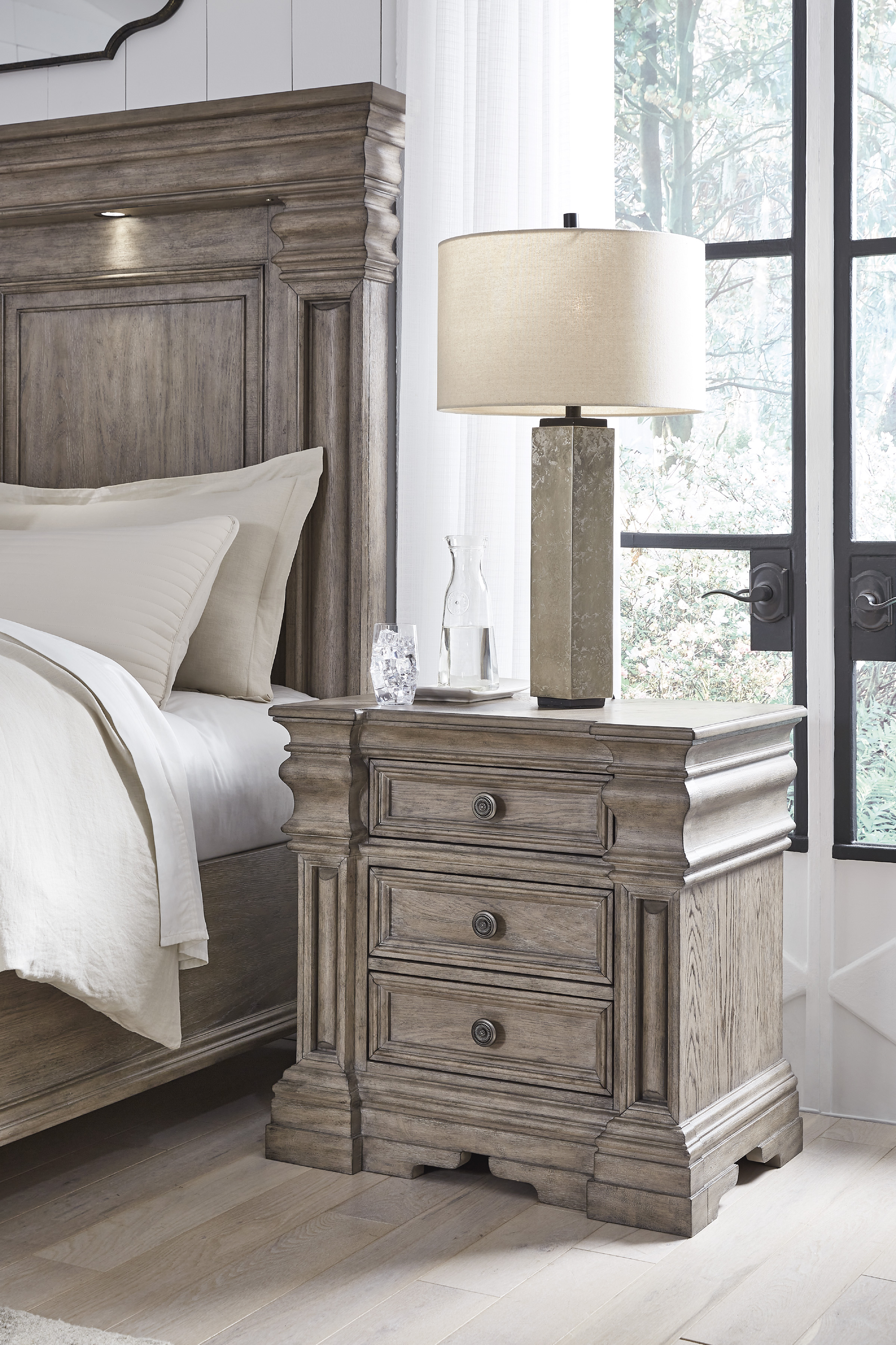 Blairhurst Three Drawer Night Stand – Image 4