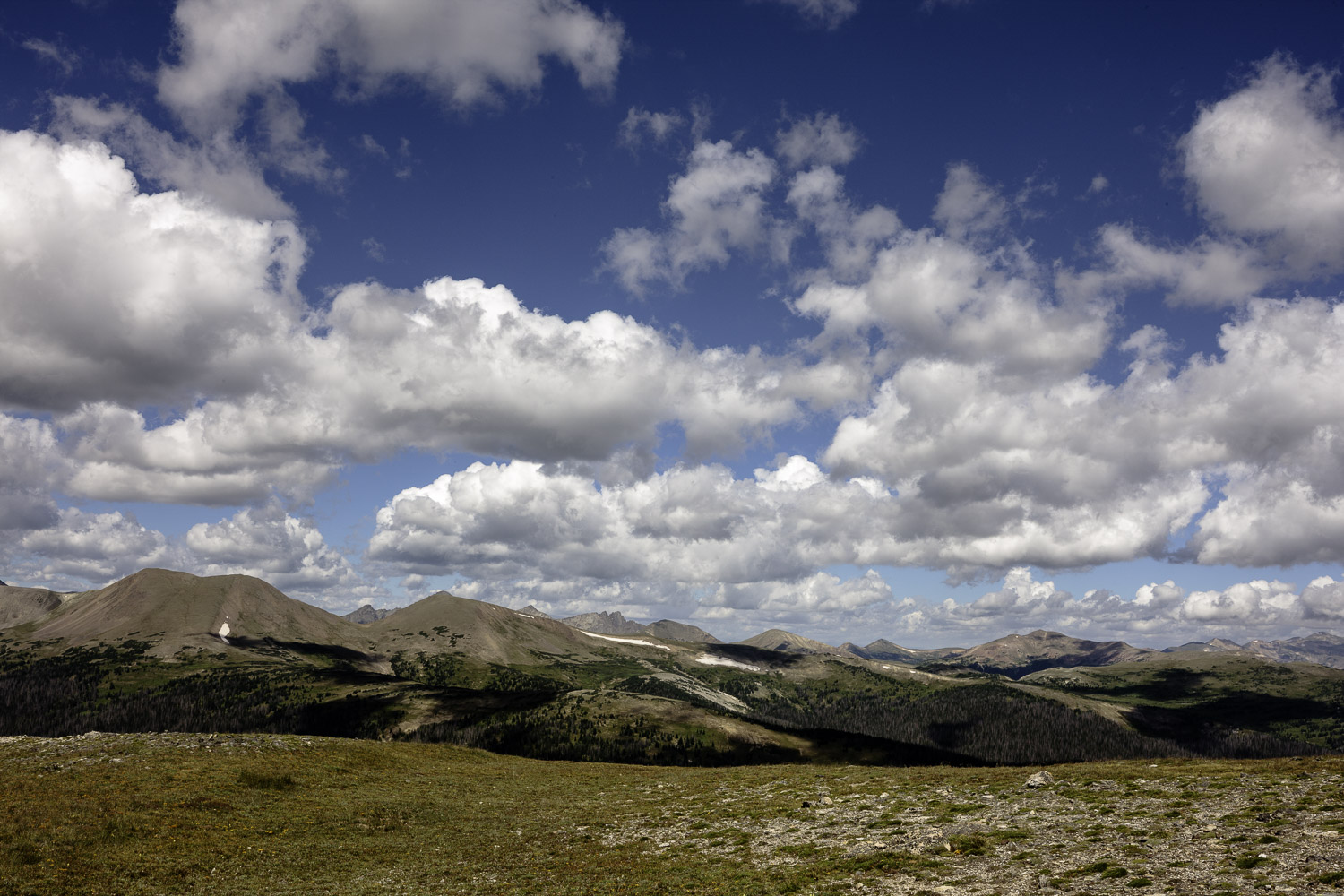Where the Mountains meet the Sky – Image 1
