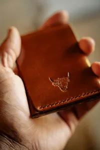 Vertical Concealer Leather Wallet – Image 4