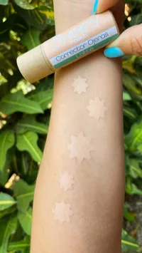 Corrector Facial Natural Vegano 2 en 1 — Tono Medio Latte – Image 7