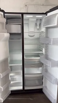 GE Side-by-Side Refrigerator – Stainless Steel – Ice & Water Dispenser – Image 2