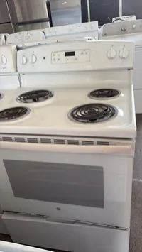 GE 30-Inch Electric Range – White – 4 Coil Burners – Tested & Working – Image 1