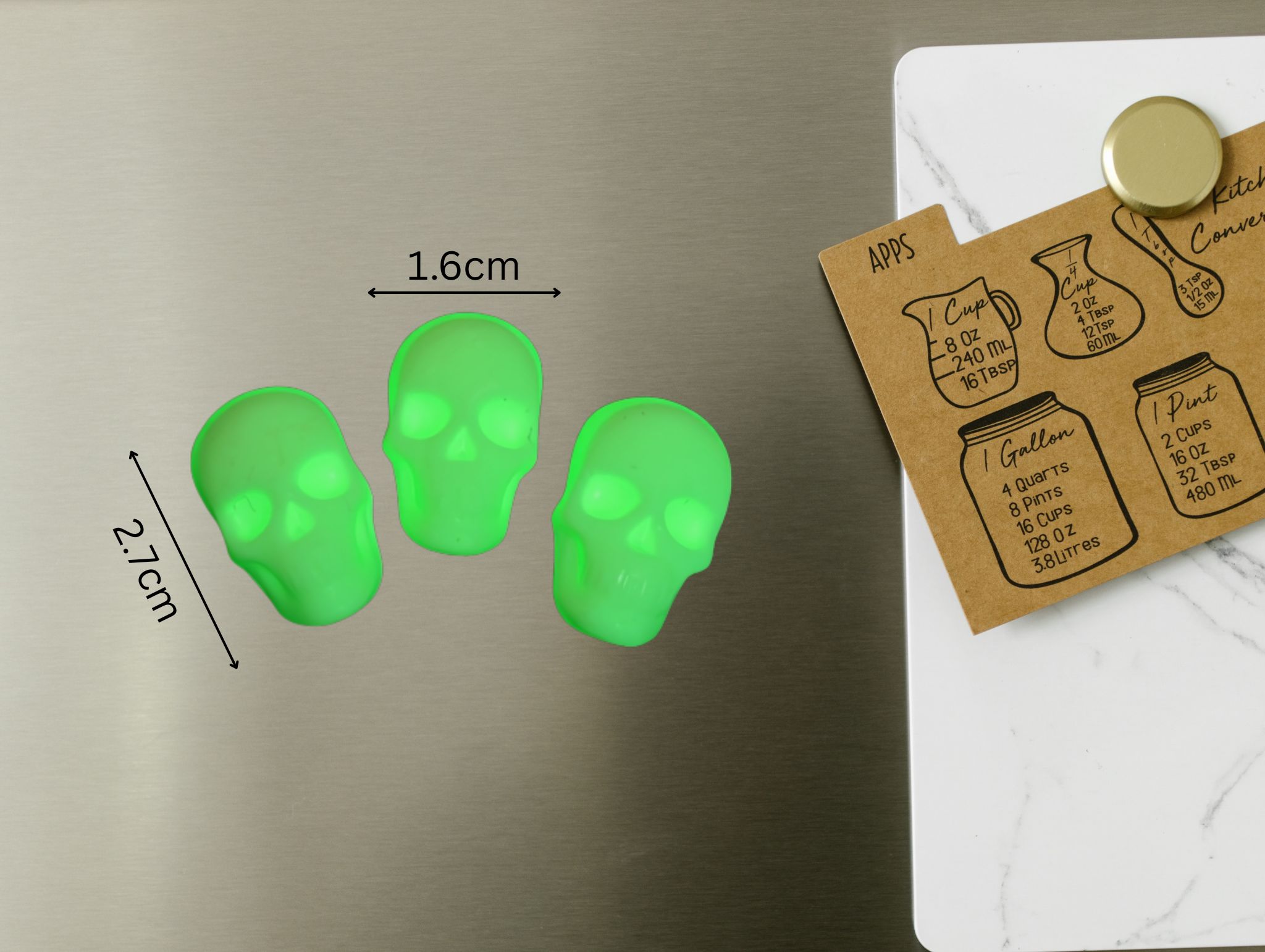 Glow-in-the-dark skull magnets – Image 6