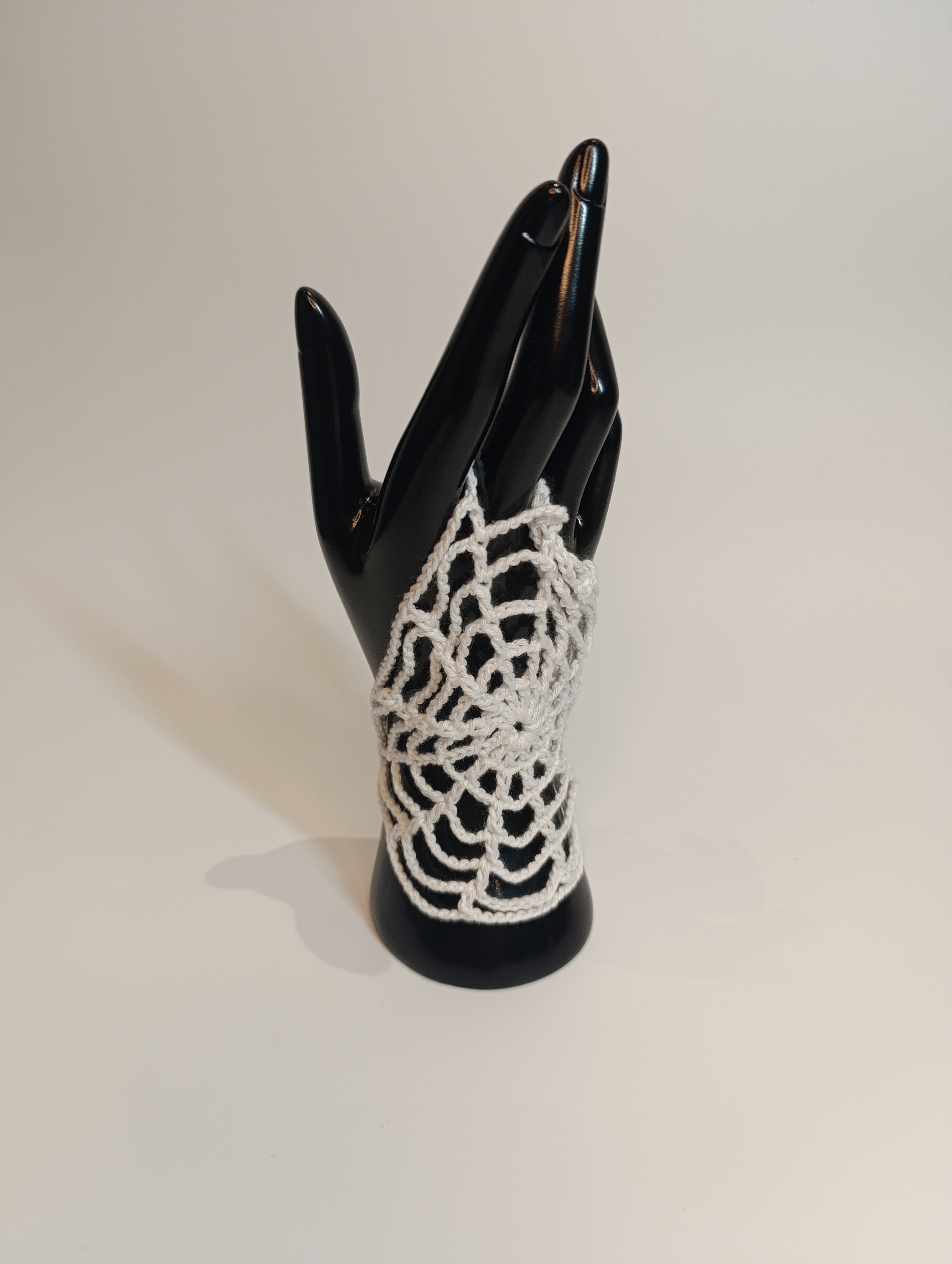 Spiderweb Mittens – Image 5