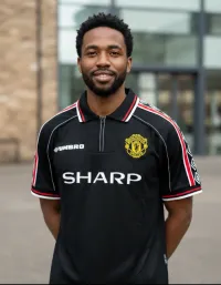  MANCHESTER UNITED BLACK CONCEPT RETRO JERSEY – Image 2