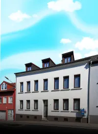 6-Unit Residential Investment Property in Neunkirchen City Center – Image 1