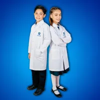 Bata de Laboratorio Escolar – Imagen 1