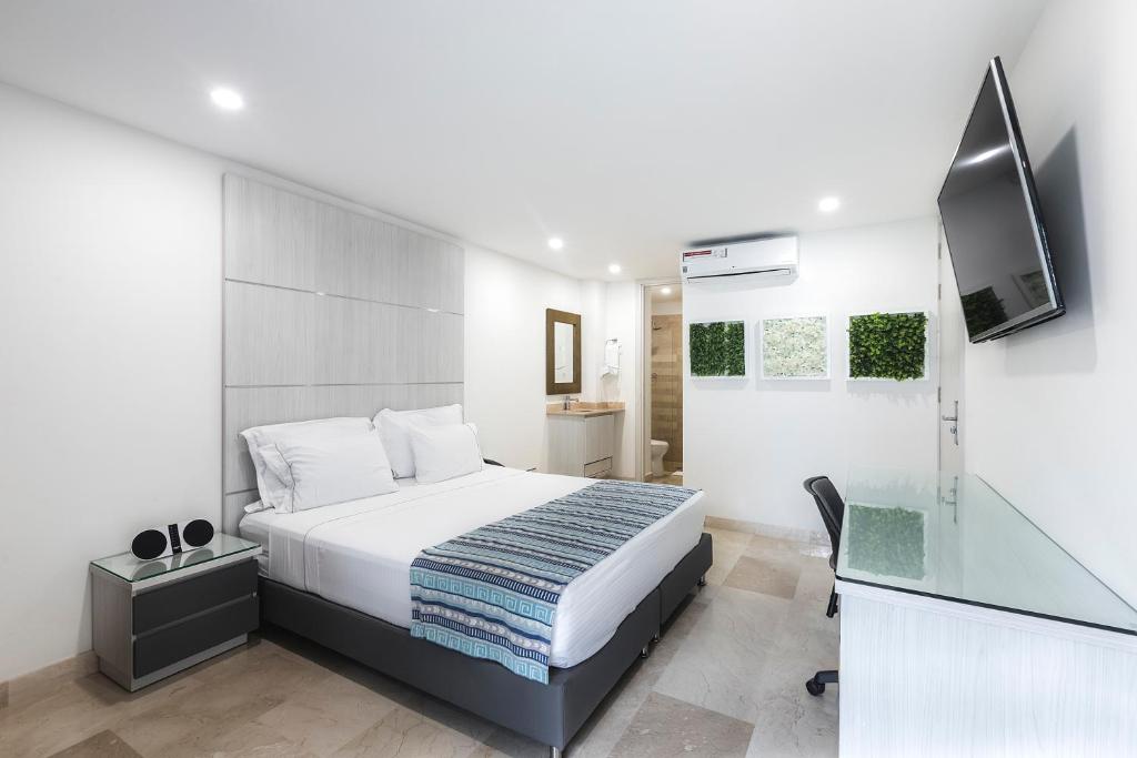 Hotel Madeiro Poblado — Suite with Jacuzzi | Hotel Only, Oct 9–13 – Image 3