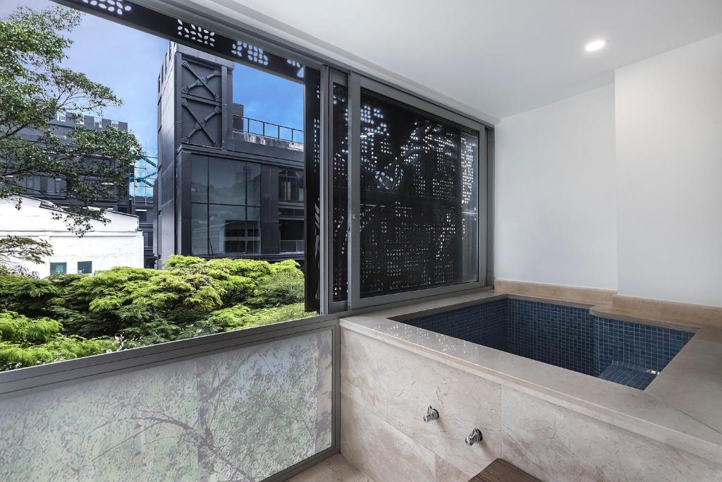 Hotel Madeiro Poblado — Suite with Jacuzzi | Hotel Only, Oct 9–13 – Image 5