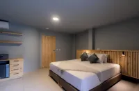Hotel Leviu Poblado — King Suite | 5-Night EDC Colombia Package – Image 1