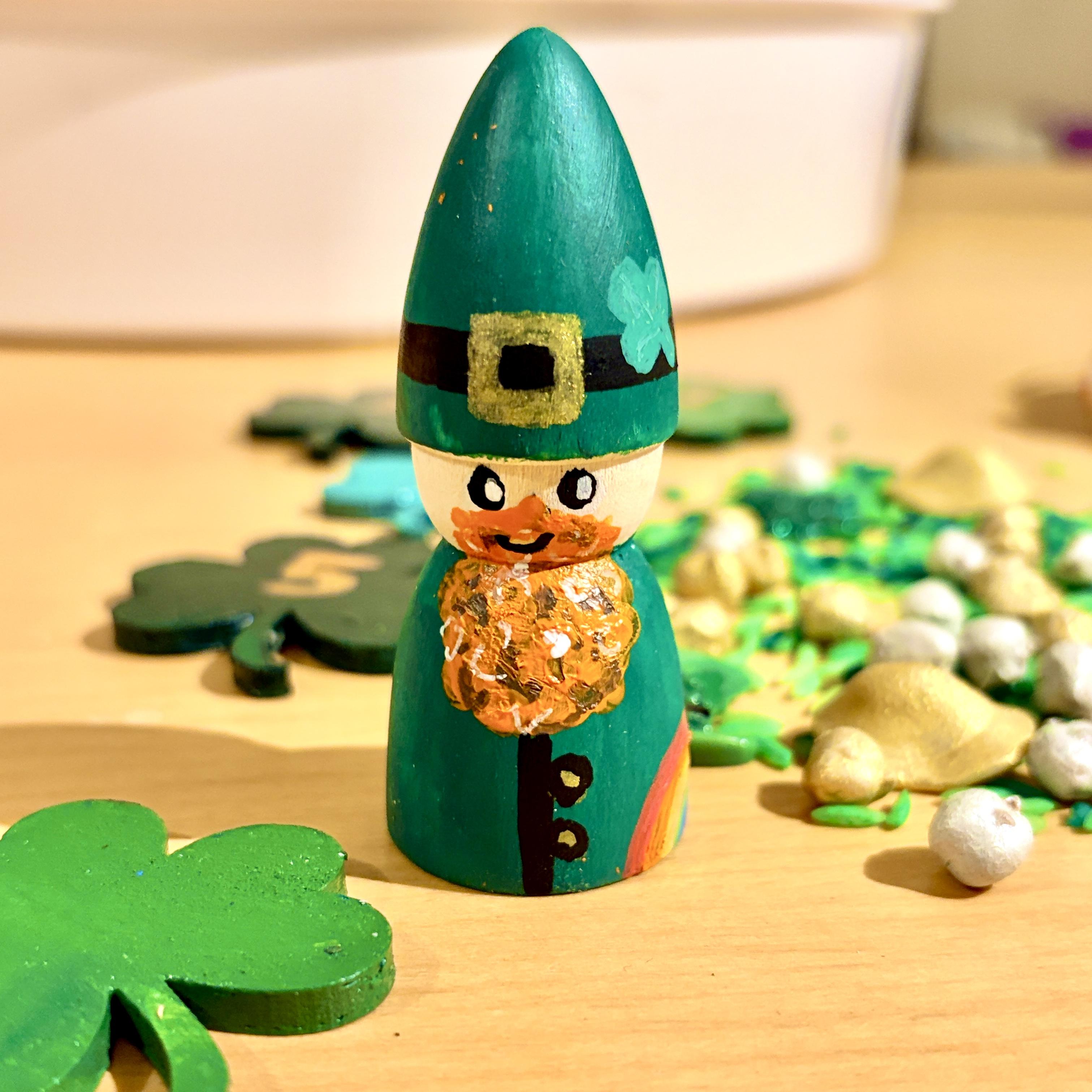 Irish Leprechaun Peg Doll – Image 1