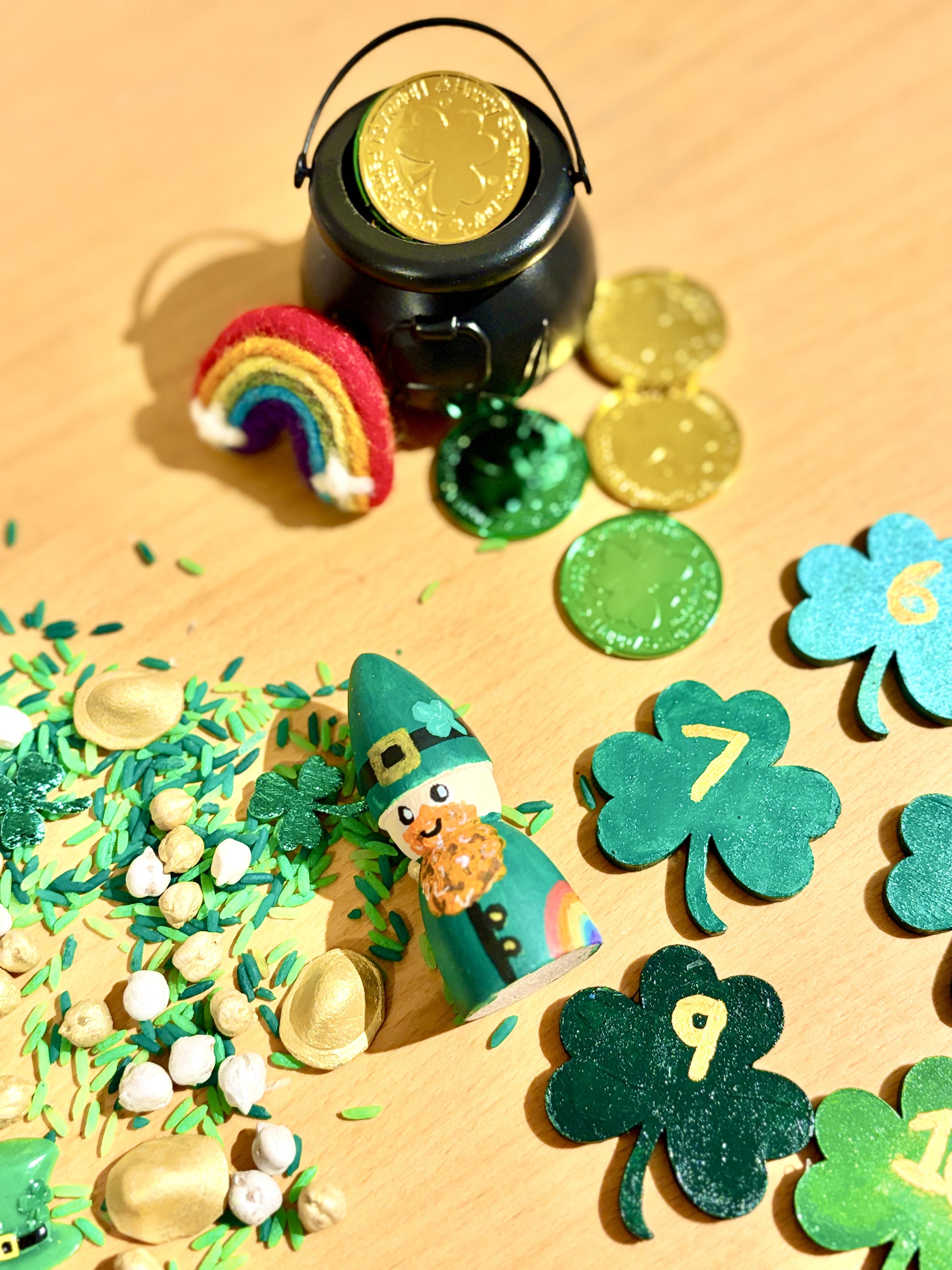 Irish Leprechaun Peg Doll – Image 3
