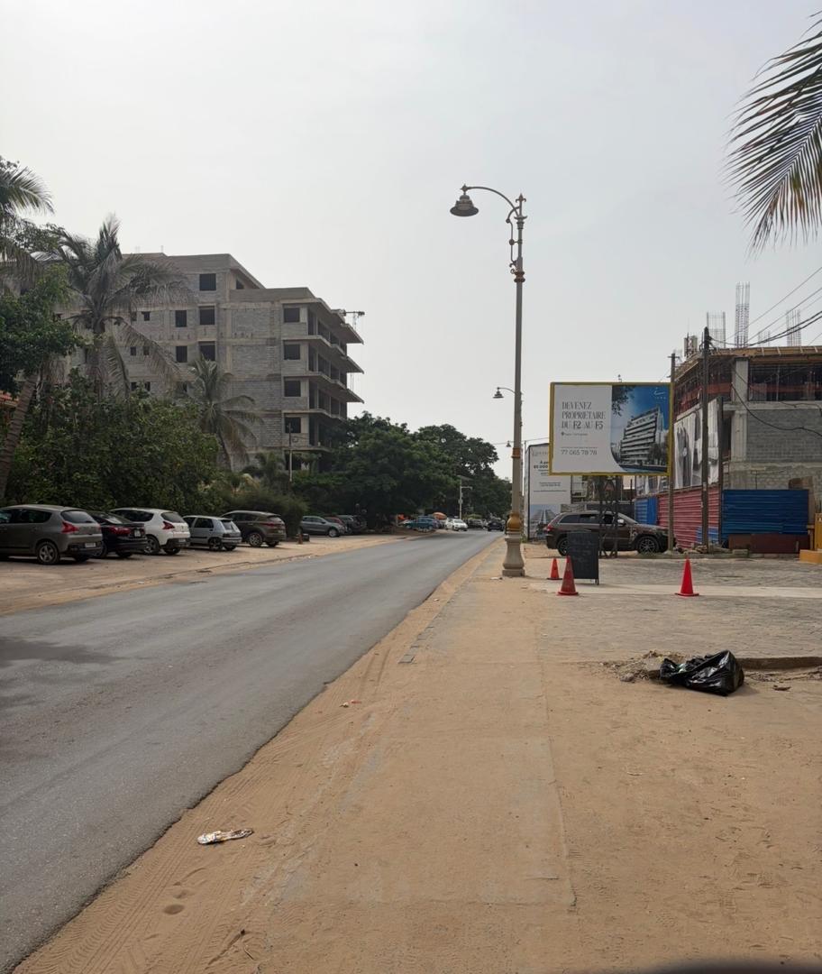 À LOUER - LOCAL COMMERCIAL - ALMADIES – Image 1